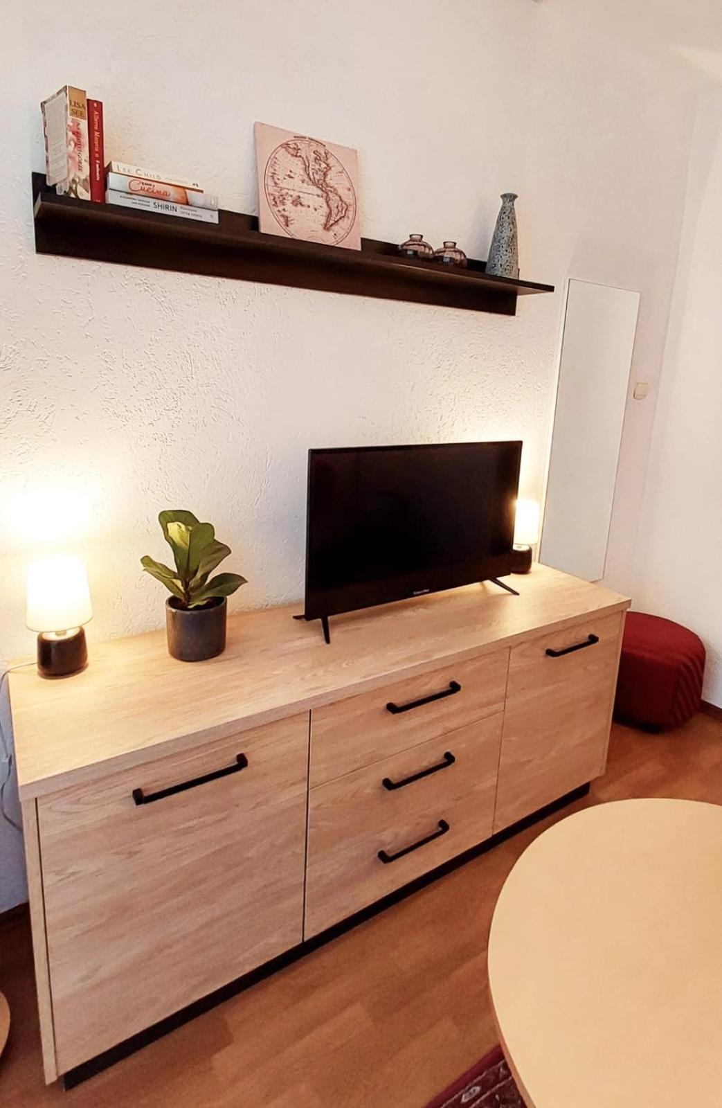Apartament Pod Swierkiem Apartment Torun Exterior photo